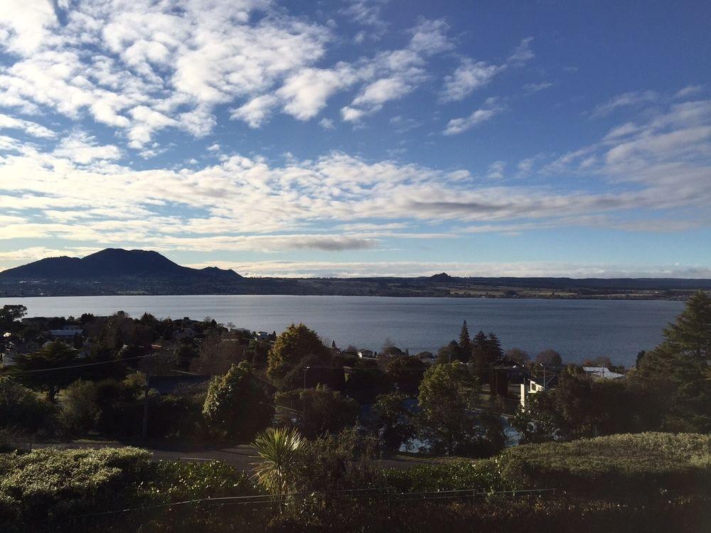 Tauhara Sunrise Lodge Lago Lago Taupo Exterior foto