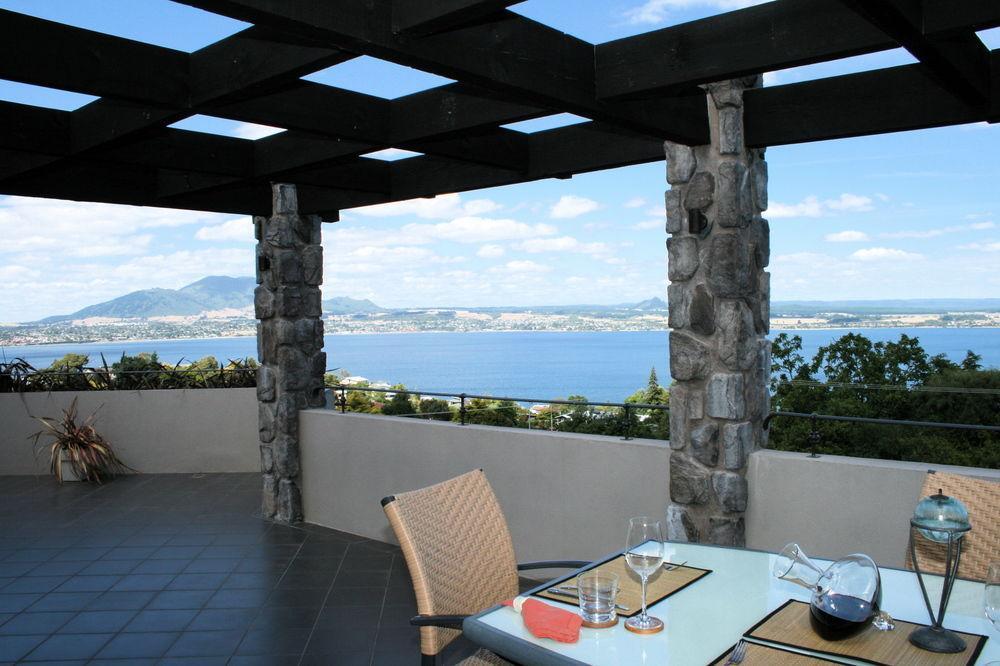 Tauhara Sunrise Lodge Lago Lago Taupo Exterior foto