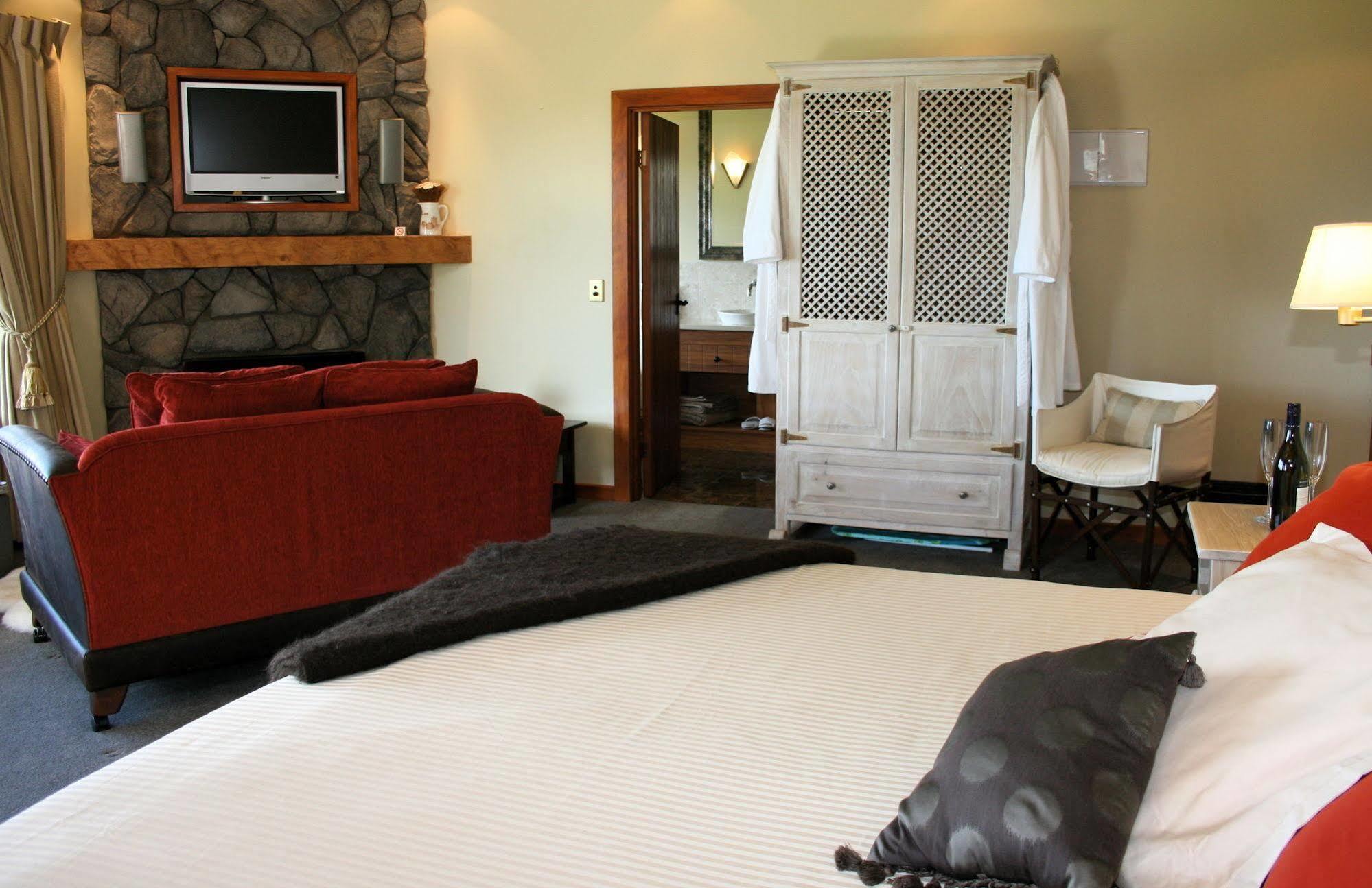 Tauhara Sunrise Lodge Lago Lago Taupo Exterior foto